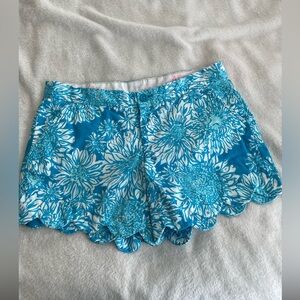 Lily Pulitzer the buttercup shorts ocean blue white floral scalloped hem chino 4